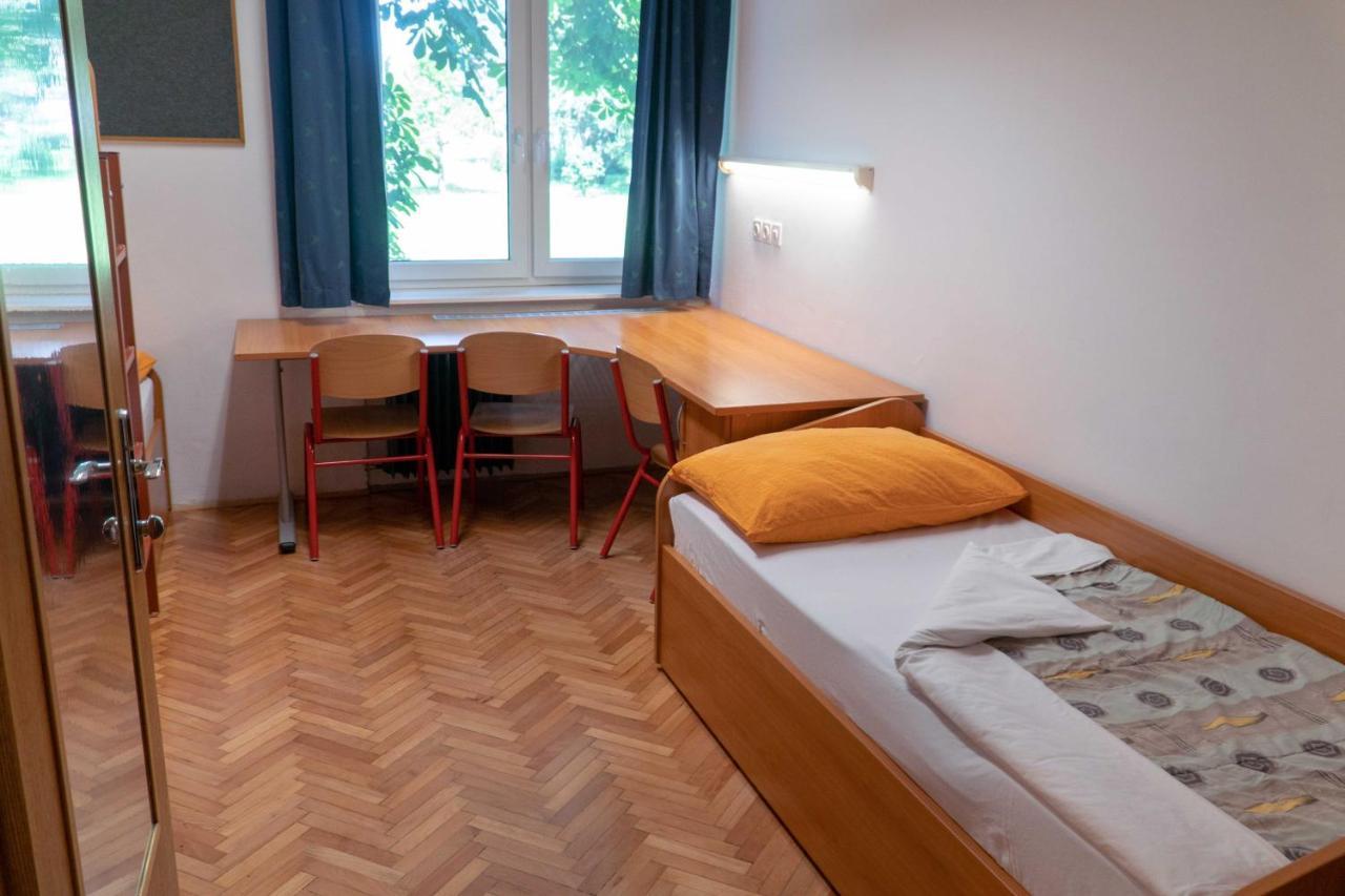 Dijaski Dom Bezigrad Ljubljana Hostel Dış mekan fotoğraf