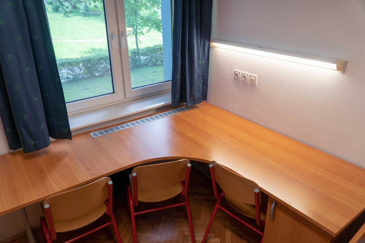 Dijaski Dom Bezigrad Ljubljana Hostel Dış mekan fotoğraf