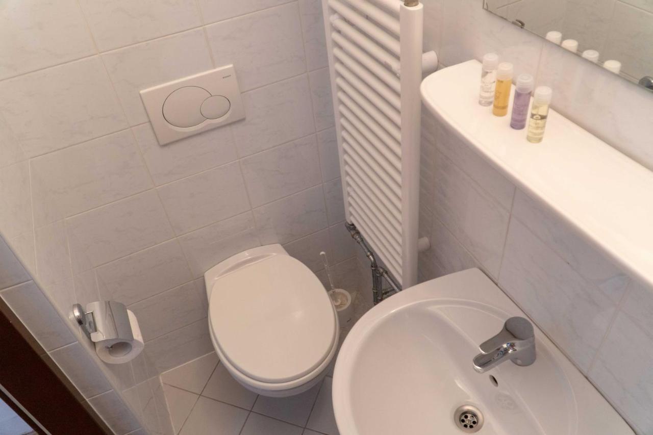 Dijaski Dom Bezigrad Ljubljana Hostel Dış mekan fotoğraf